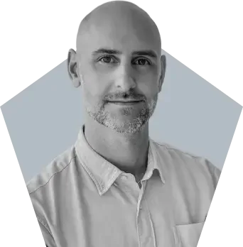 Headshot of Alexander Schmalhofer