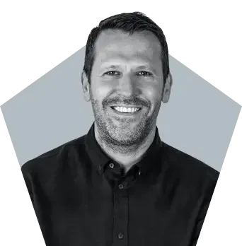 Headshot of Warren Gregson