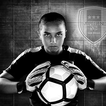 Alyssa Diaz-Tucker #00