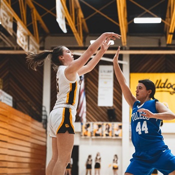Ayla Riddle - Hudl