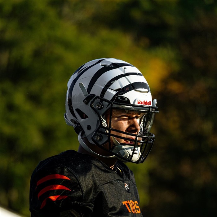 chagrin falls high school football helmet Brady Kaas