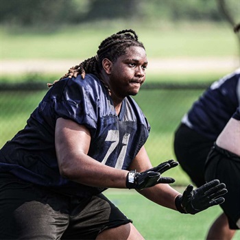 Zavian Chones