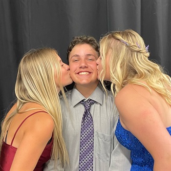 Jayce Stolhandske-dale