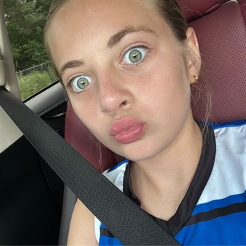 Lilly Hinds