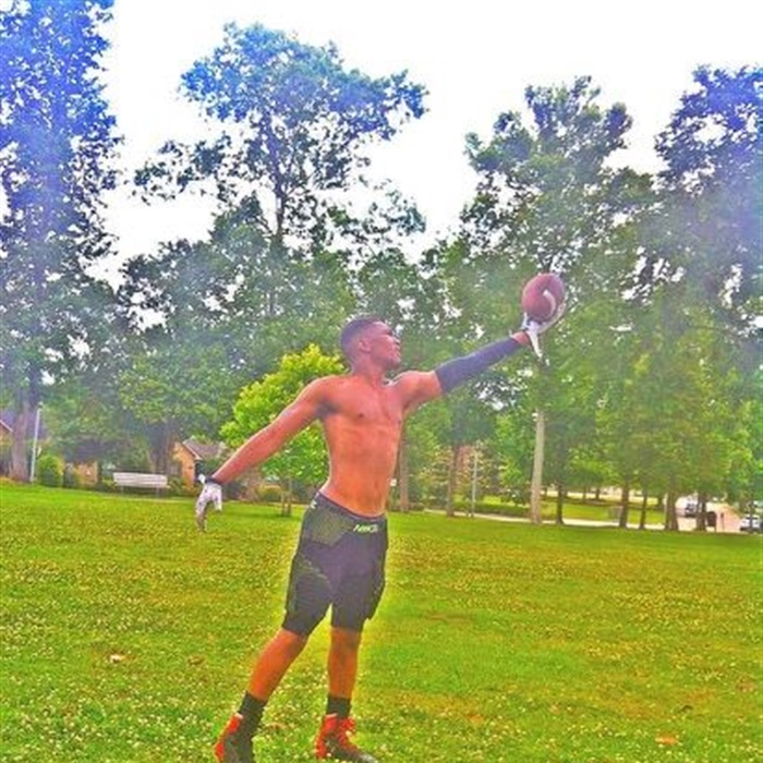 Kelvin Burton - Hudl display picture 3