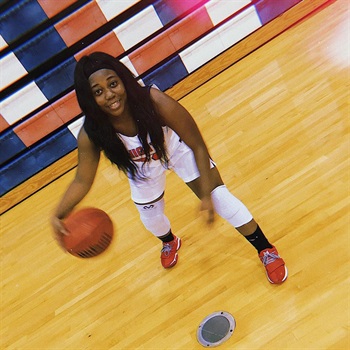 Jamia Lofton