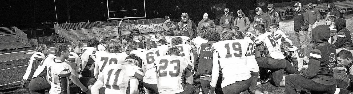 Boys Varsity Football masthead image
