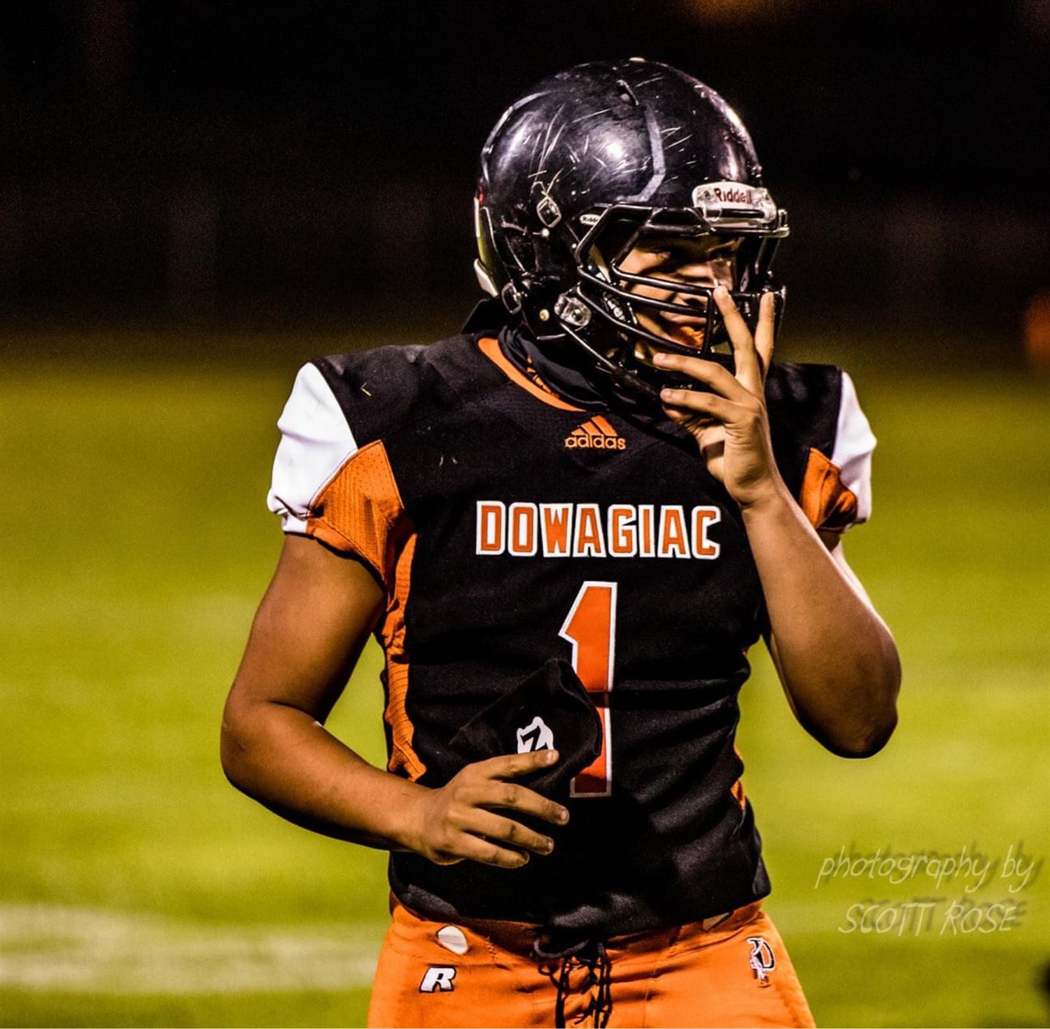 dowagiac football helmet Virginia Tech Hokies (Alternate 2) Mini Decorate your Cake with this Dowagiac Cheiftans themed Edible Cake Topper Image featuring their Football Logo Dowagiac Chieftains Football | Dowagiac